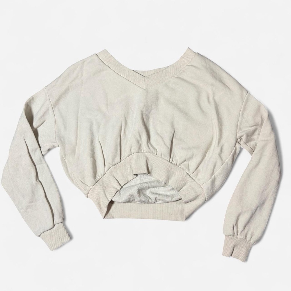 No Boundaries Womens XS Cream V-Neck Cropped Sweatshirt Heavy Basic Long Sleeve